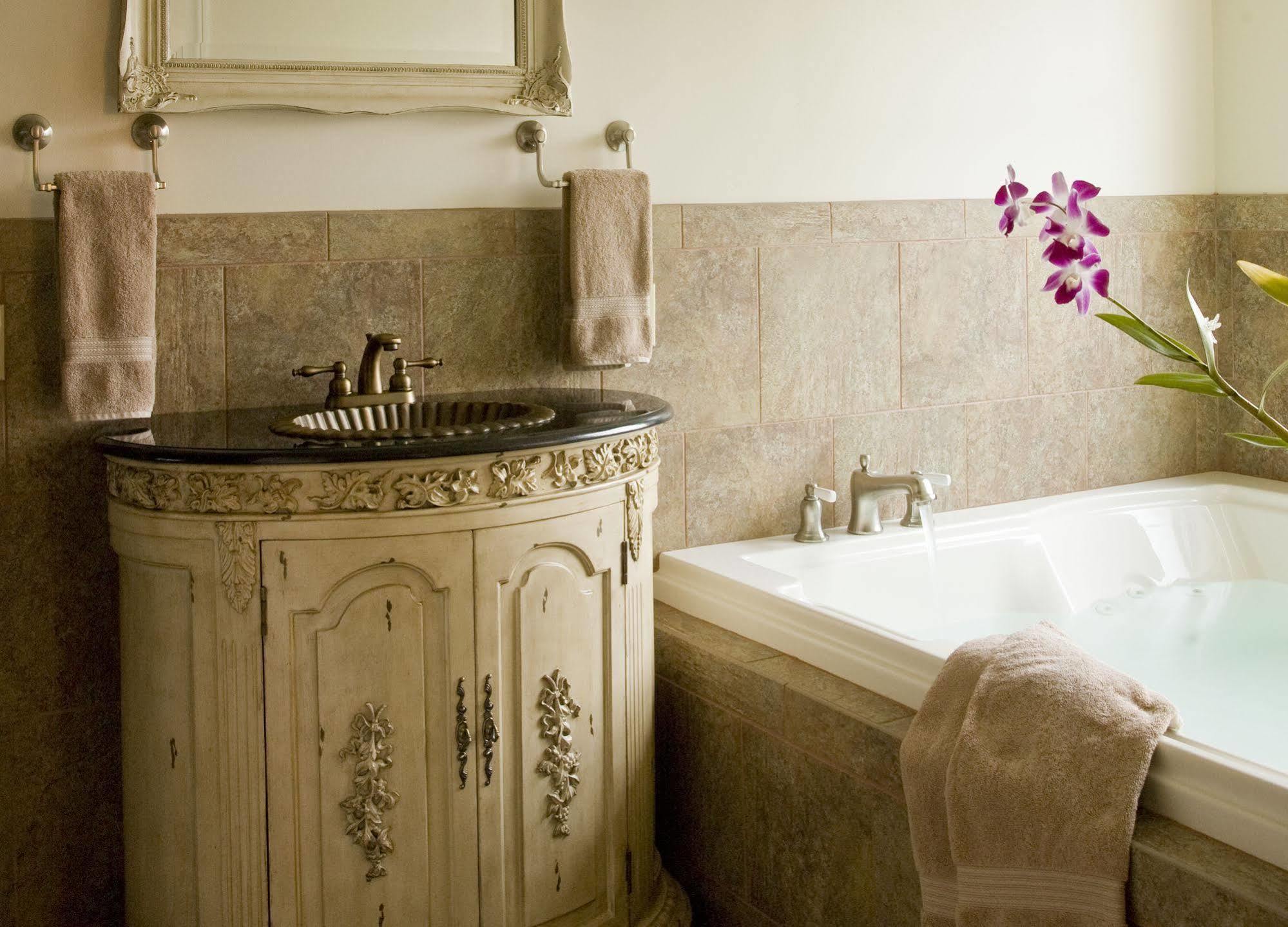 Wilbraham Mansion 4*
